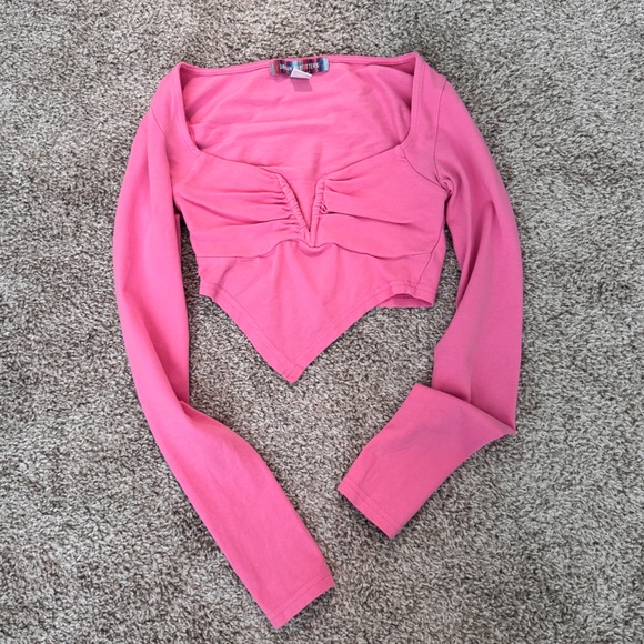 Cropped Long Sleeve Top - Picture 1 of 2
